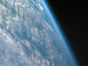 La fine atmosphère de la Terre vue depuis l'espace
