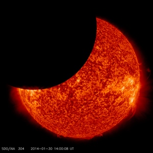 Eclipse de Soleil, le disque Lunaire masque partiellement l'astre solaire